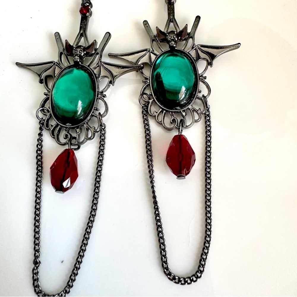 2/$30🌵 Black Bat Green Stone Earrings Dangle Chain Red Bead Gothic Jewelry NEW - Picture 7 of 11